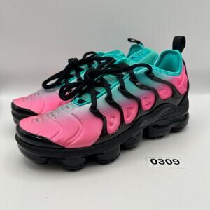 NIKE Women's 7.5 AIR VAPORMAX PLUS Pink Blast Clear Jade FN7175-630